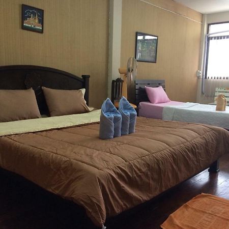 Changphuakgate Guesthouse Chiang Mai Eksteriør billede