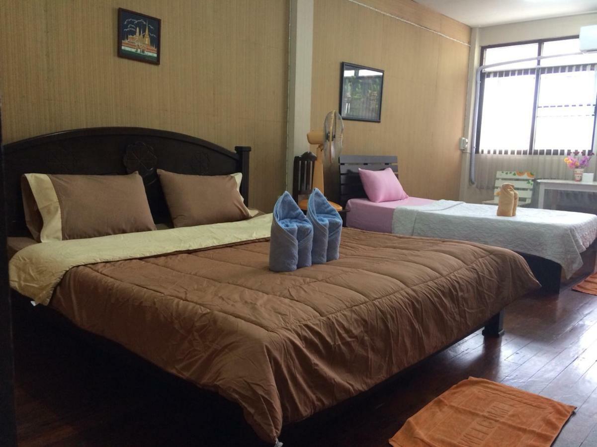 Changphuakgate Guesthouse Chiang Mai Eksteriør billede