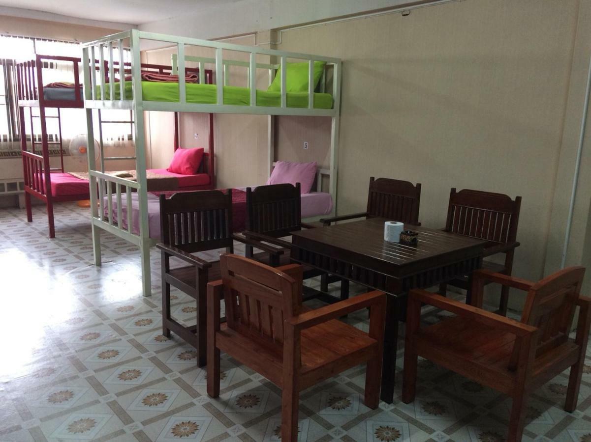 Changphuakgate Guesthouse Chiang Mai Eksteriør billede