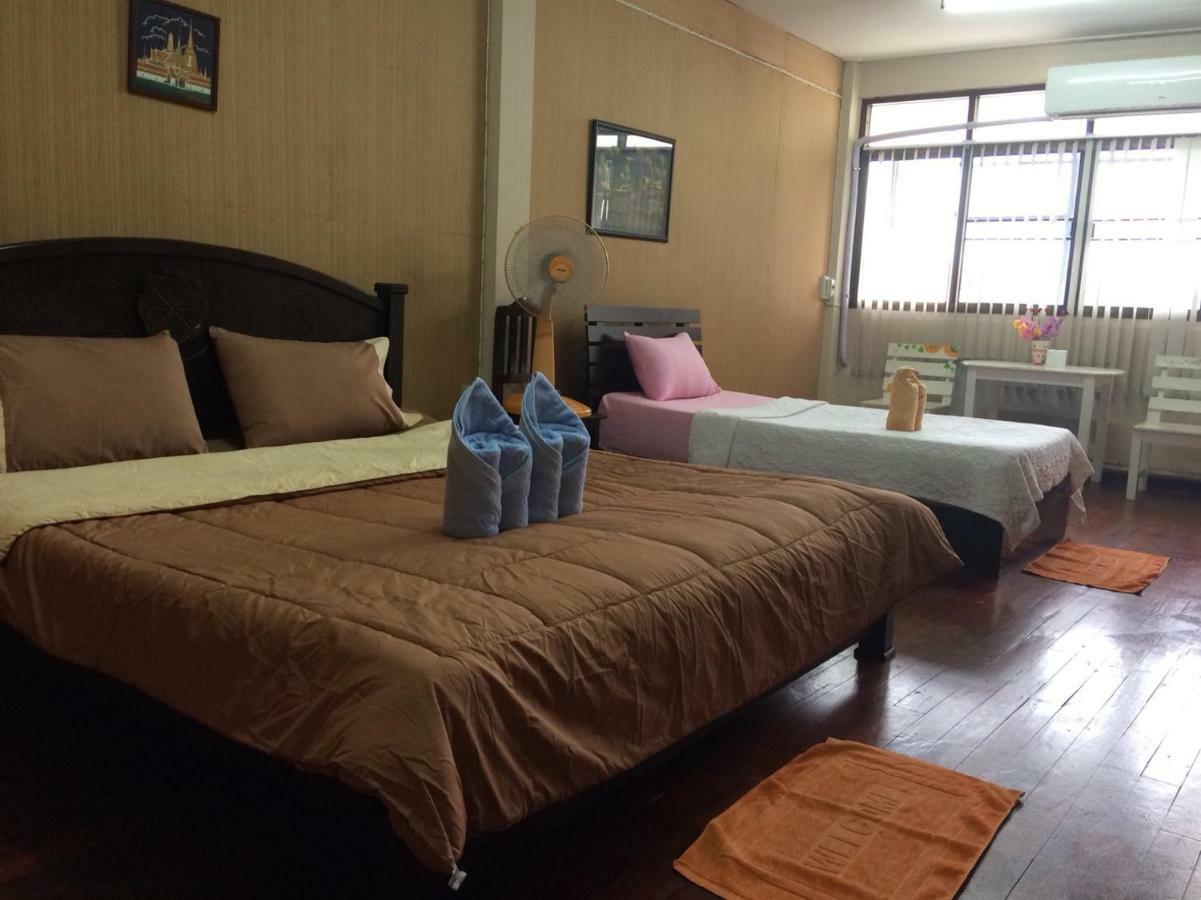 Changphuakgate Guesthouse Chiang Mai Eksteriør billede