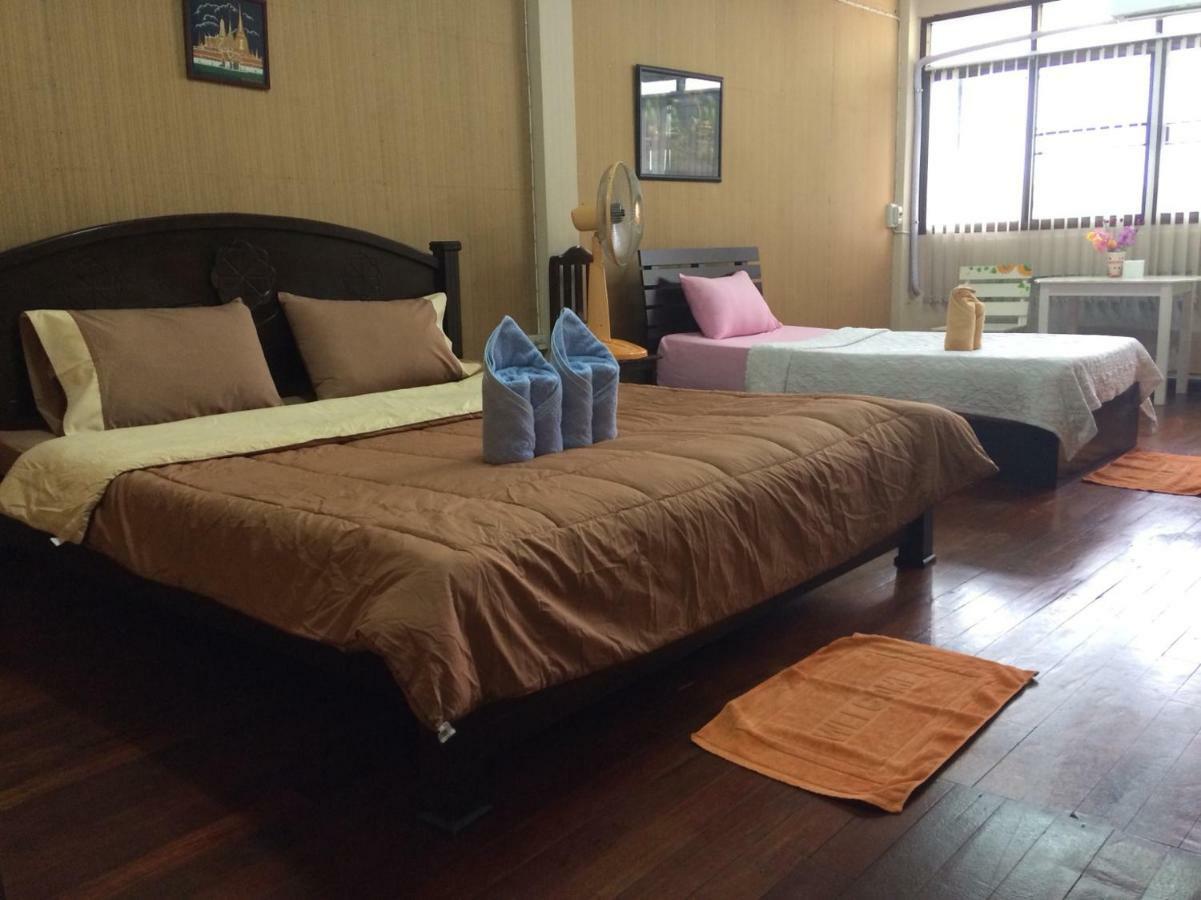 Changphuakgate Guesthouse Chiang Mai Eksteriør billede