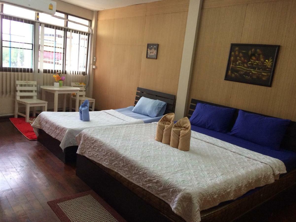 Changphuakgate Guesthouse Chiang Mai Eksteriør billede