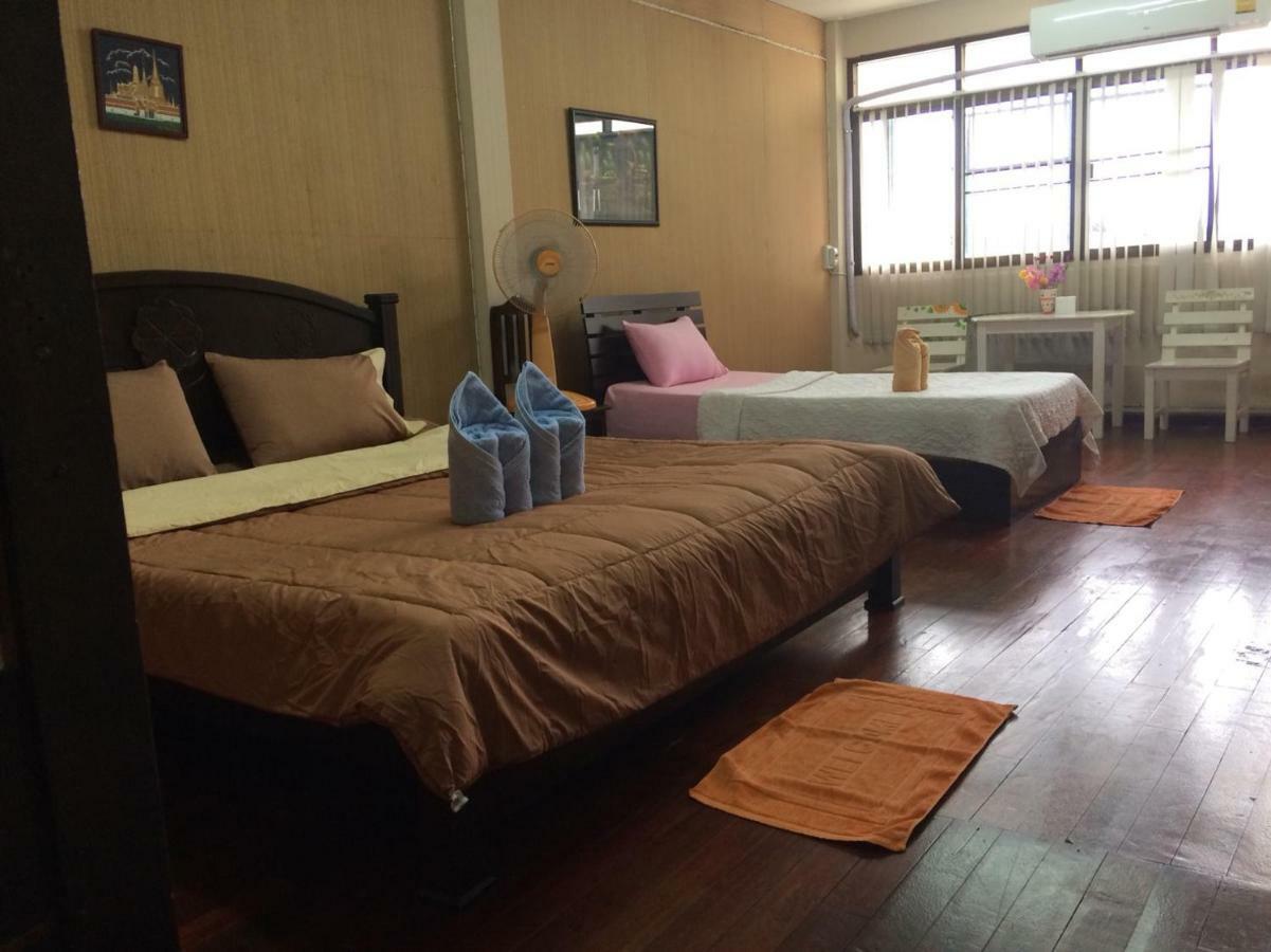 Changphuakgate Guesthouse Chiang Mai Eksteriør billede